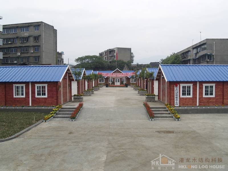汶川震后捐贈(zèng)的木屋學(xué)校